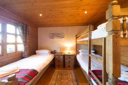 Walnut Log Cabin
