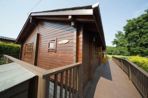 Walnut Log Cabin