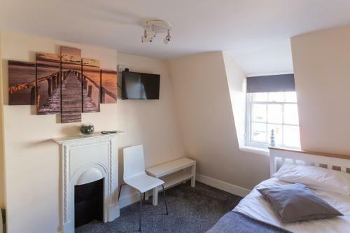 Ocean Apartment, 50 Yds To Beach, Sleeps 10