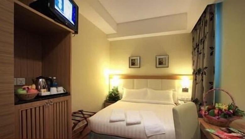 Crown Garden Hotel