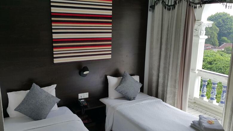 Hotel Dynasty Inn