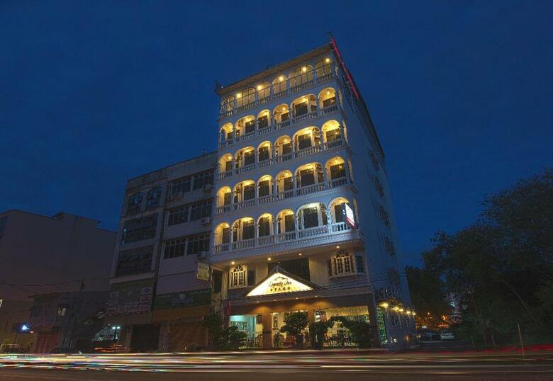 Hotel Dynasty Inn