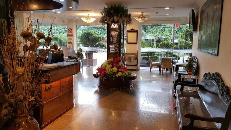 Hotel Dynasty Inn