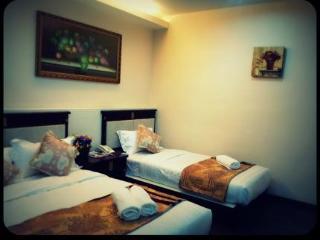 Happy Holiday Hotel