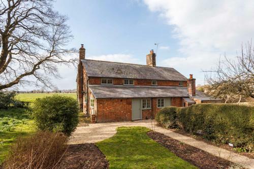 Wimborne Minster Villa Sleeps 6 Wifi T769104