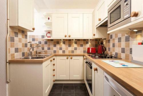 Stone Cottage At Staveley