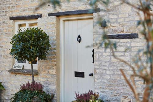 The Cotswold Snug