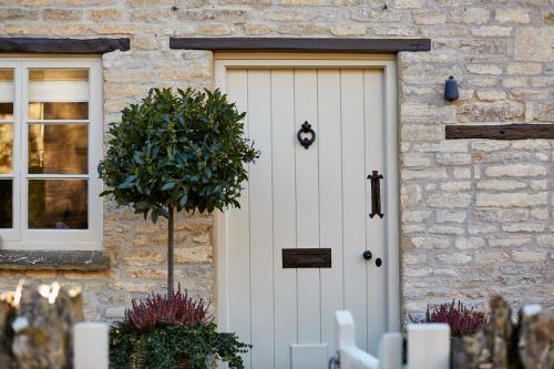 The Cotswold Snug