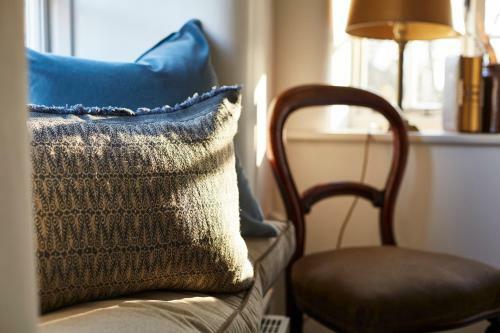 The Cotswold Snug