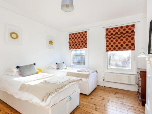 Grand Victorian House, Parking & River Walks