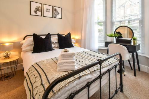 Saxon Rose Apartment