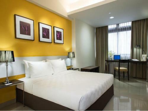 Aparthotel Fahrenheit Suites