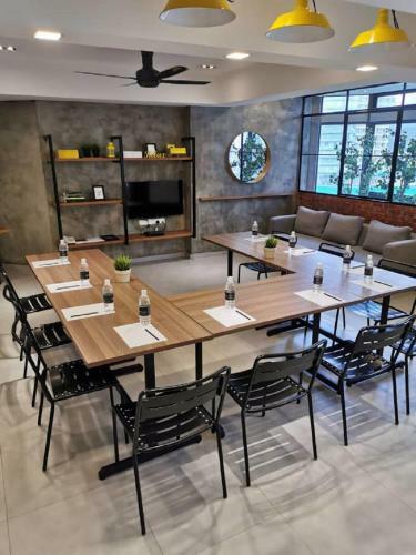 Aparthotel Fahrenheit Suites