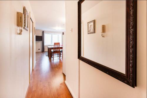 Great 2 Bedrooms Apartment 15 Mins From The Centre