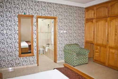 Hostal Room In Apartment - Eastgate Hotel, Accra