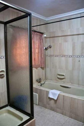 Hostal Room In Apartment - Eastgate Hotel, Accra
