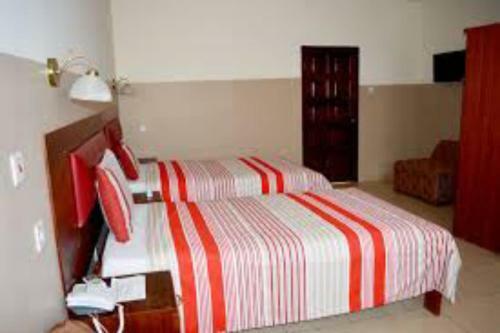 Hostal Room In Apartment - Kunta Kinte Hotel Accra