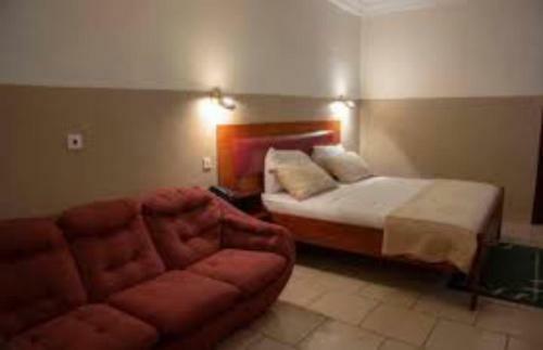 Hostal Room In Apartment - Kunta Kinte Hotel Accra