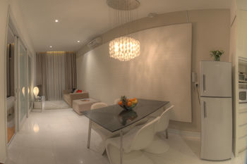 Aparthotel Golden Triangle Suites By Mondo