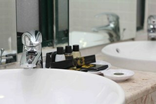 Peninsula Residence All Suite Hotel