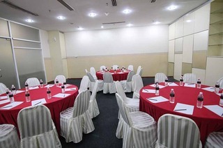 Peninsula Residence All Suite Hotel