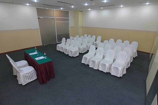 Peninsula Residence All Suite Hotel