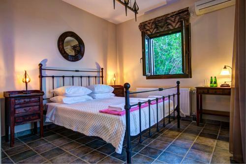 Agrilias Villa Sleeps 6 Pool Air Con Wifi
