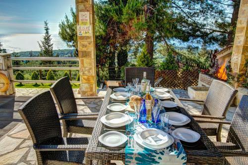 Agrilias Villa Sleeps 6 Pool Air Con Wifi
