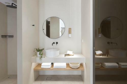 Hotel Arco Solium Suites