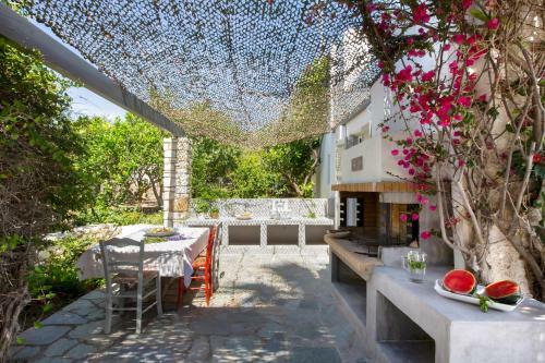 Villa Aphrodite � Elegant Villa, Sea Views, Designer Renovation