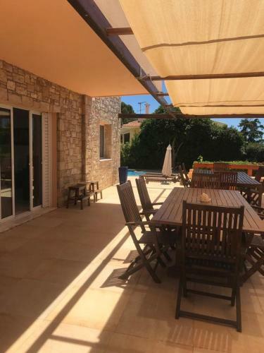 Deluxe Villa W/ Pool 5 Bdrm