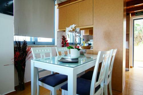Beach Front Apartment Almirida