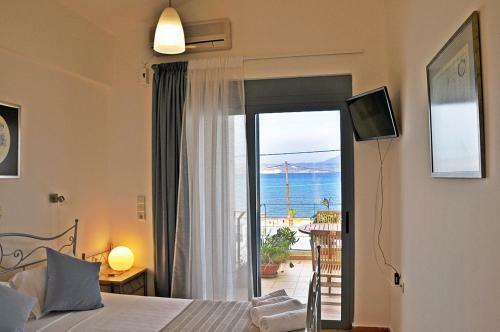 Beach Front Apartment Almirida