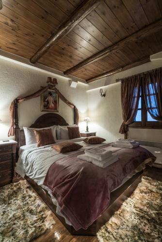 Pantelis Sweet Home