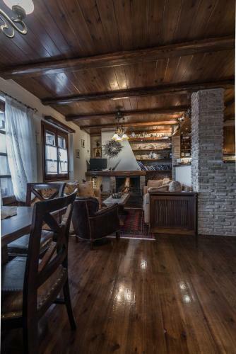 Pantelis Sweet Home