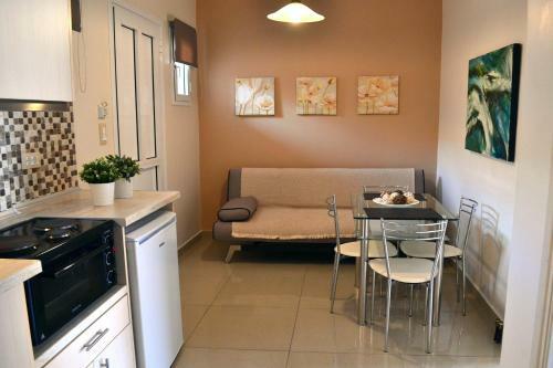 Roula Kotsonis Superior Apartment