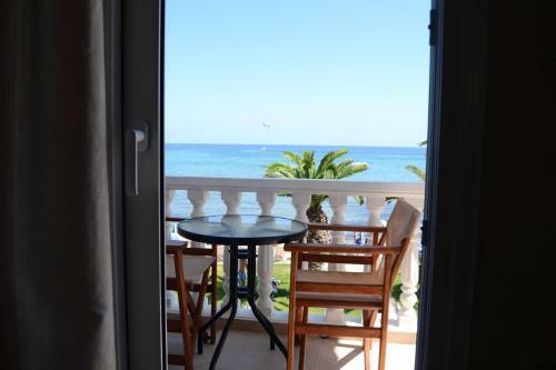 Roula Kotsonis Superior Apartment