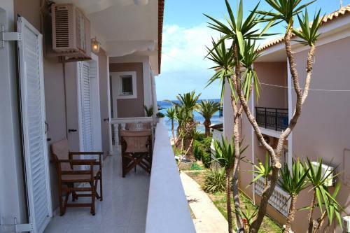 Roula Kotsonis Superior Apartment