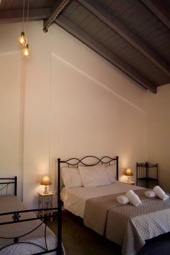 Apartamento Throisma Studios With Private Pool & Parking