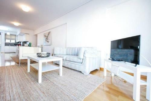 Modern 5th Floor Acropolis View Apartment