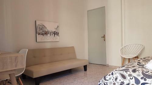Palette Apartment Champagne - Athens Center, 6 Bd, 3 Bath