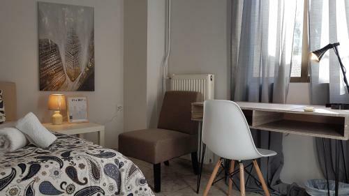 Palette Apartment Champagne - Athens Center, 6 Bd, 3 Bath