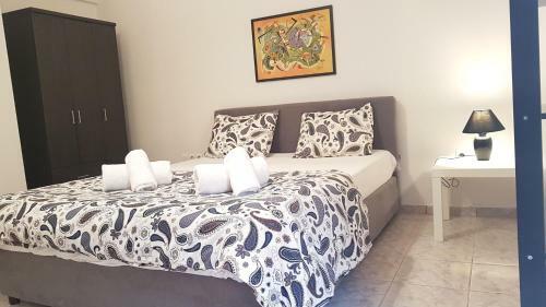 Palette Apartment Champagne - Athens Center, 6 Bd, 3 Bath