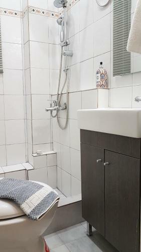 Palette Apartment Champagne - Athens Center, 6 Bd, 3 Bath