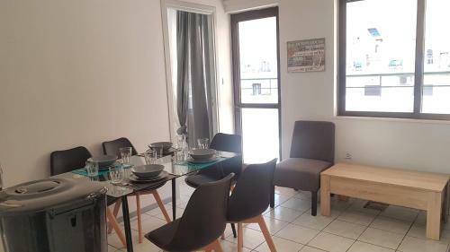 Palette Apartment Alice Blue - Athens Center, 3 Bd, 2 Bath