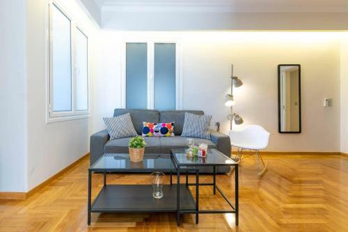 Toni's "aquaman" 4bd Apartment In Athens!