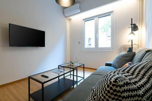 Tonis Le Petit Nicolas 1bd Apartment In Koukaki!