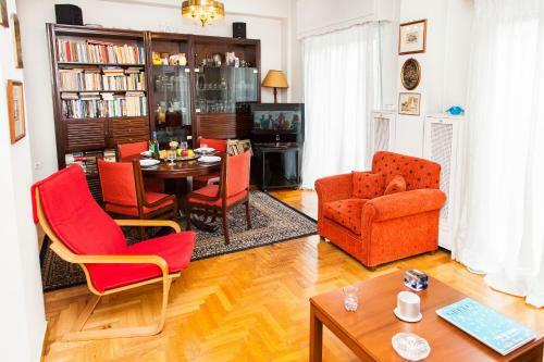Vintage Apartment In Downtown Athens!