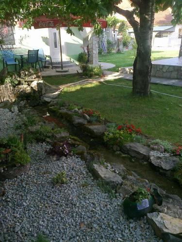Hostal Viola Apartments