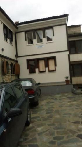 Hostal Orhidea House
